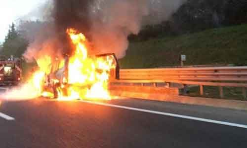 Drammatico incidente nell’autostrada Mazara del Vallo – Palermo: due auto in fiamme