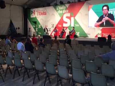Catania. Festa dell’Unità: tra sedie vuote e D’Alema che dice NO alla riforma costituzionale – VIDEO