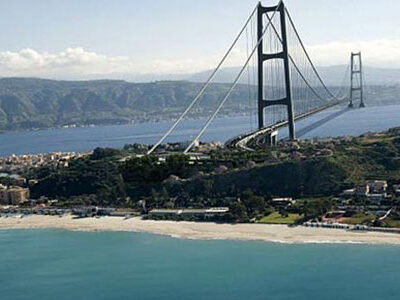 M5S Sicilia. Ponte sullo Stretto: “Pacco per il sud, Ponte per il nord”