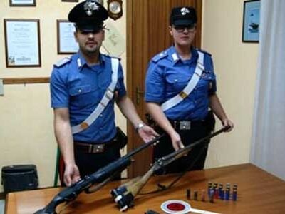Nonno 81enne “Rambo”Minacciava il vicino con una pistola e a casa aveva due fucili: arrestato dai carabinieri di Sciacca
