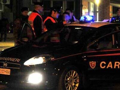 Infastiditi del controllo minacciano ed aggrediscono i Carabinieri: arrestati due romeni