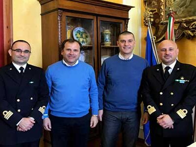 Amministrazione incontra il comandante del Compartimento Marittimo Filippo Parisi