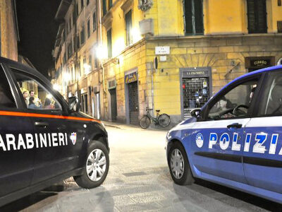 A 19 anni sul motorino senza assicurazione e senza patente: aggredisce Carabinieri e Poliziotti e viene arrestato