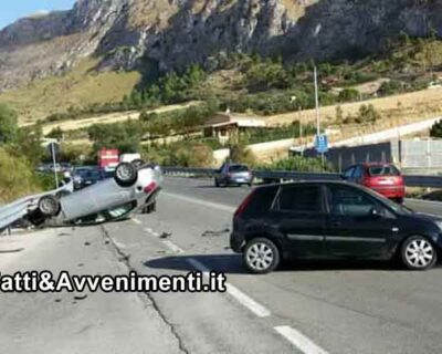 Scontro tra due auto sulla Palermo-Sciacca e una si capotta: due i feriti