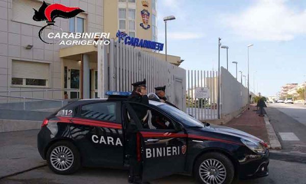 Sciacca. 22Enne evade dai domiciliari, beccato dai carabinieri dice: “C’era troppo caldo”… e lo portano al “fresco”