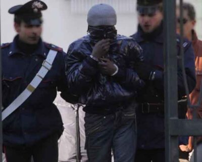 Immigrato tenta di violentare le educatrici di un centro di accoglienza: Arrestato dai carabinieri