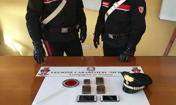 Sciacca. Arrestati dai carabinieri due 20enni trovati in possesso di tre etti di Hashish”