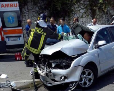 Scontro frontale auto-furgone sulla Palermo-Agrigento: quattro i feriti, una estratta dai pompieri