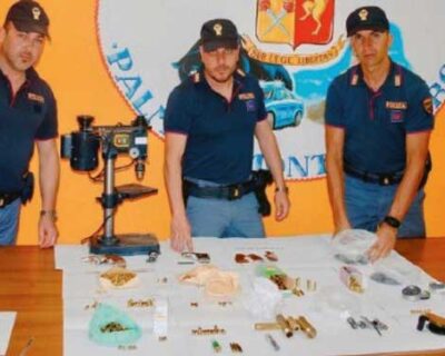 Modificava armi giocattolo in pistole funzionanti: arrestato 55enne