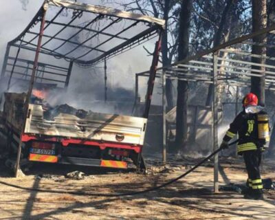 Sciacca. Vasto incendio in contrada Ferraro: evacuate alcune abitazioni e 2 camion bruciati