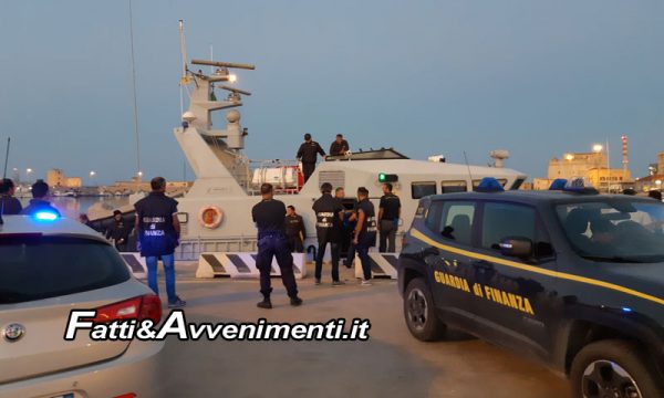 Migranti. Arrestati 6 scafisti tunisini che trainavano verso Lampedusa 14 migranti