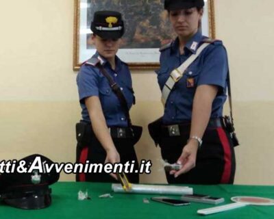 Gela. Tre donne difendono con calci e pugni uno spacciatore dai carabinieri che rimangono feriti: tutti arrestati