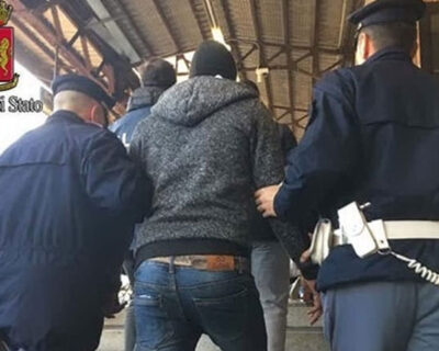 Messina. Beccato alla Stazione tunisino con identità plurime e mandato d’arresto: portato in carcere