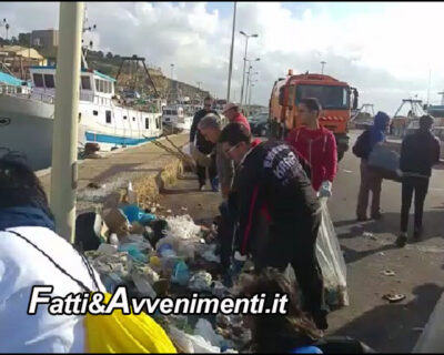 Sciacca. Stamattina 40 volontari hanno ripulito dai rifiuti pericolosi la Rocca Regina