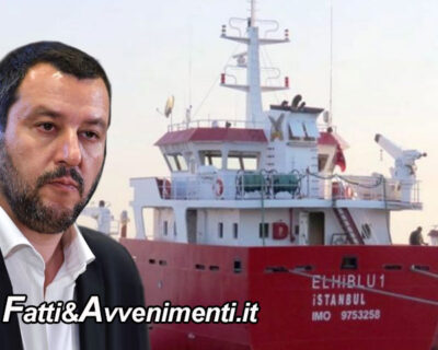 Migranti dirottano mercantile dopo soccorso e si dirigono in Italia: Salvini: “Sono pirati da noi non entrano”
