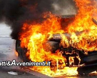 Catania. Auto prende fuoco ed il conducente resta dentro: estratto dai pompieri, è grave, ustioni nel 30% del corpo