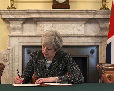 Regno Unito. Theresa May firma le dimissioni e non è più leader Tory e capo del governo britannico