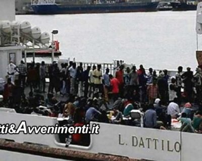 Sicilia. “Sold out”, Centri d’accoglienza pieni e i 217 migranti prelevati da  Lampedusa restano sulla nave Dattilo