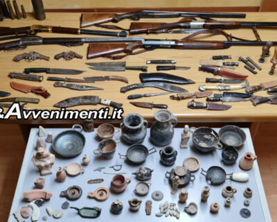 Sciacca (Ag). Beccato con fucili, pistole pugnali e reperti archeologici in casa: arrestato collezionista