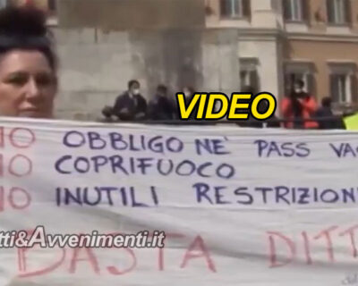 Roma. Operatori sanitari, medici e infermieri contro l’obbligo vaccinale da tutta Italia a piazza Montecitorio