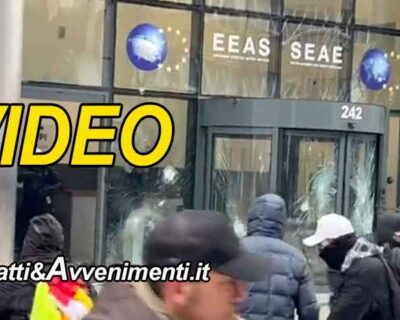 Bruxelles. Proteste restrizioni Covid, assaltata sede Servizio azione esterna UE: polizia usa idranti e lacrimogeni