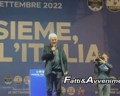Elezioni. Pino Insegno presenta in stile “Signore degli Anelli” Giorgia Meloni in comizio a Roma – VIDEO