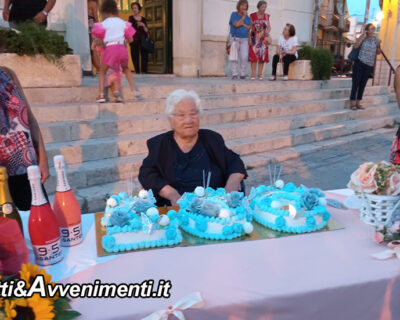 Scoglitti festeggia i 100 anni di “zia Ciccina”: auguri da tutti anche dai ragazzini oggi adulti che l’hanno apprezzata a scuola