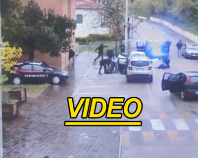 Carabinieri fingono un posto di blocco e sventano una rapina prima che avvenga: il video dell’operazione