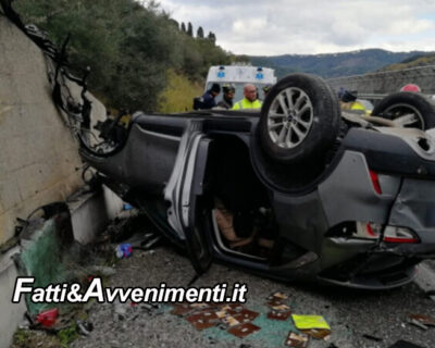 Incidente mortale sulla A20 Messina Palermo. Auto si schianta contro un muro e si ribata: muore coppia di 51 e 56 anni
