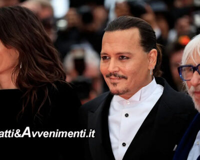 Cannes, 7 minuti di applausi e ovazioni in sala a Johnny Deep per “Jeanne du Barry – La favorita del re”