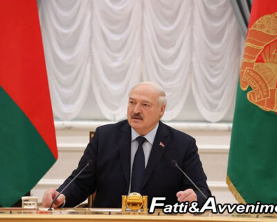 Lukashenko su guerra in Ucraina, al fianco di Putin: “Doveva iniziare nel 2014, quando Kiev non aveva esercito”