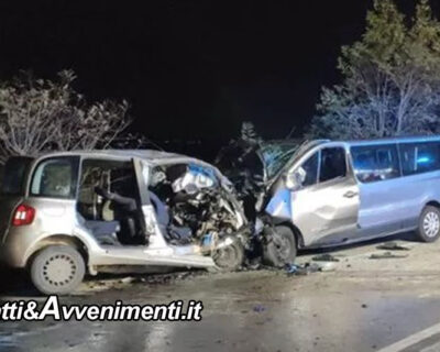 Tragico scontro frontale tra un’auto e un minivan: cinque morti tra cui 4 militari dell’Esercito