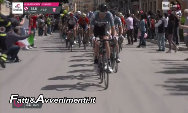 Sciacca. Arrivati i ciclisti del Giro d’Italia, la folla attende gli atleti e festeggia: TUTTE LE FOTO